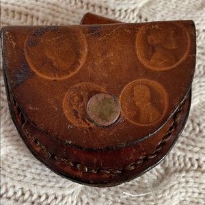 Vtg Lincoln penny embossed leather snap coin purse with loop to attach to belt.